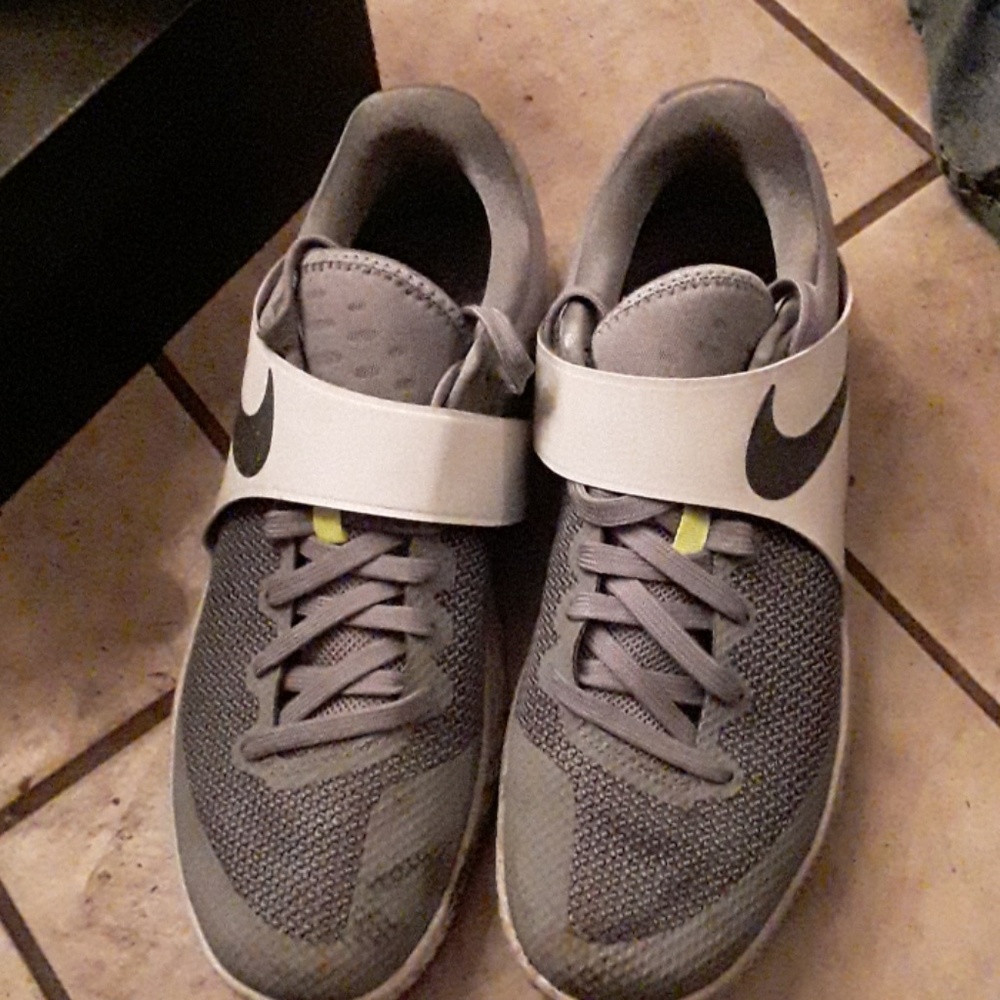 Running shoes
